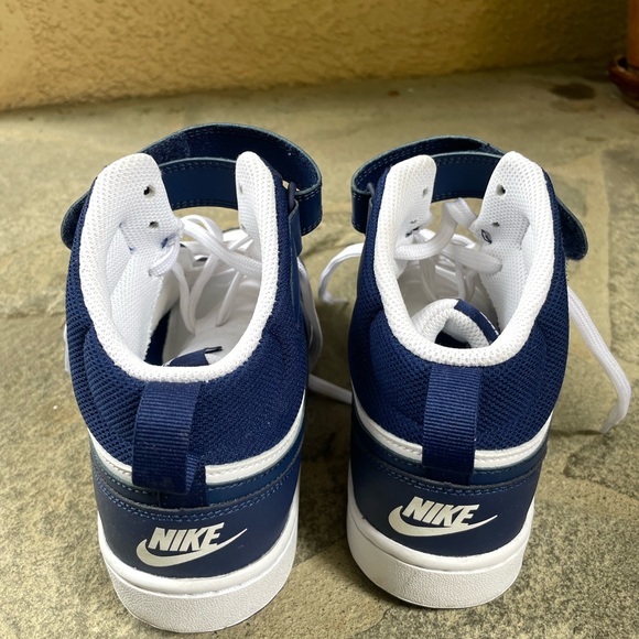 Nikes - Picture 7 of 7